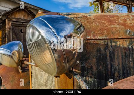 Faro sul vecchio ritiro presso l'Hackberry General Store lungo la storica Route 66, Hackberry, Arizona, Stati Uniti [Nessuna liberazione della proprietà; solo licenze editoriali] Foto Stock