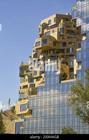 Amsterdam, Paesi Bassi. Agosto 2022. Edificio residenziale The Valley, architettura moderna a South Ax ad Amsterdam Foto Stock