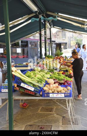 Pisa, Italia. 19 settembre 2023. Mercato ortofrutticolo a Pisa, Toscana Foto Stock