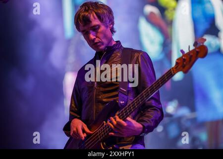 Porto, Portogallo. 24 agosto 2024. John Hassall della rock band inglese The Libertines si esibisce sul palco il 4° giorno del festival musicale Vilar de Mouros, che si tiene tra il 21 e il 24 agosto 2024 nel nord del Portogallo. (Foto di Diogo Baptista/SOPA Images/Sipa USA) credito: SIPA USA/Alamy Live News Foto Stock