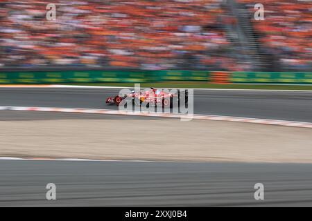 Zandvoort, Paesi Bassi. 24 agosto 2024. Il pilota monegasco della Ferrari Charles Leclerc gareggia durante la sessione di qualificazione al Gran Premio d'Olanda di Formula 1 sul circuito di Zandvoort, Paesi Bassi, 24 agosto 2024. Crediti: Meng Dingbo/Xinhua/Alamy Live News Foto Stock