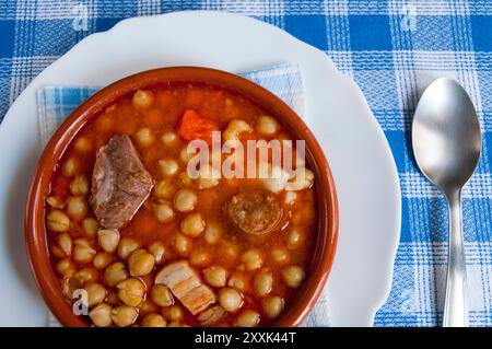 Stufato spagnolo di servire. Spagna. Foto Stock