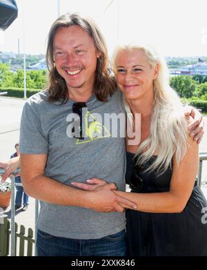 La cantante d'opera svedese Malena Ernman con suo marito Svante Thunberg attore genitori dell'attivista ambientale Greta Thunberg Foto Stock