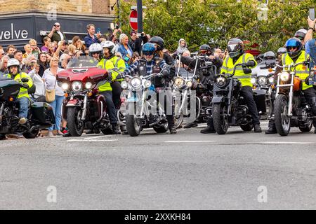 Bradford, Regno Unito. 25 agosto 2024. Shipley Harley Davidson Rally. Centinaia di moto e migliaia di spettatori si sono riuniti a Baildon per il 45° Shipley Harley Davidson Rally per partecipare al Big Ride Out. Crediti: Neil Terry/Alamy Live News Foto Stock