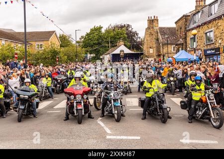 Bradford, Regno Unito. 25 agosto 2024. Shipley Harley Davidson Rally. Centinaia di moto e migliaia di spettatori si sono riuniti a Baildon per il 45° Shipley Harley Davidson Rally per partecipare al Big Ride Out. Crediti: Neil Terry/Alamy Live News Foto Stock