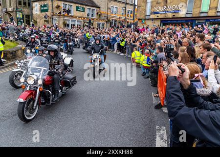 Bradford, Regno Unito. 25 agosto 2024. Shipley Harley Davidson Rally. Centinaia di moto e migliaia di spettatori si sono riuniti a Baildon per il 45° Shipley Harley Davidson Rally per partecipare al Big Ride Out. Crediti: Neil Terry/Alamy Live News Foto Stock