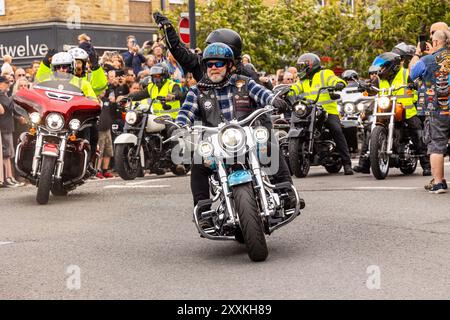 Bradford, Regno Unito. 25 agosto 2024. Shipley Harley Davidson Rally. Centinaia di moto e migliaia di spettatori si sono riuniti a Baildon per il 45° Shipley Harley Davidson Rally per partecipare al Big Ride Out. Crediti: Neil Terry/Alamy Live News Foto Stock