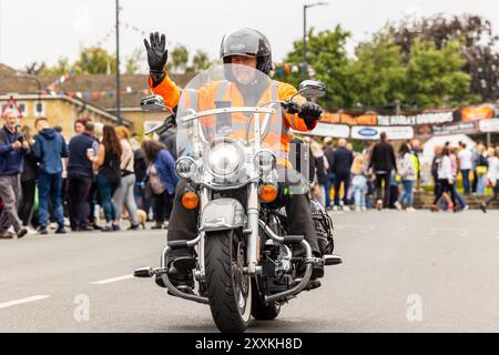 Bradford, Regno Unito. 25 agosto 2024. Shipley Harley Davidson Rally. Centinaia di moto e migliaia di spettatori si sono riuniti a Baildon per il 45° Shipley Harley Davidson Rally per partecipare al Big Ride Out. Crediti: Neil Terry/Alamy Live News Foto Stock