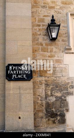 Cartello stradale Penny Farthing Place a Oxford Oxfordshire Inghilterra Regno Unito KATHY DEWITT Foto Stock