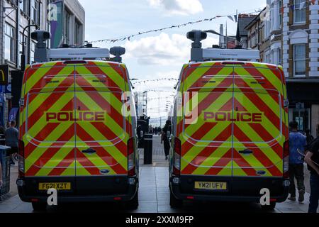 Southend on Sea, Essex 25 agosto 2024 la polizia di Essex utilizza la tecnologia di riconoscimento facciale in diretta CCTV a Southend on Sea Over the Bank durante il fine settimana delle vacanze. Crediti: Ian Davidson/Alamy Live News Foto Stock