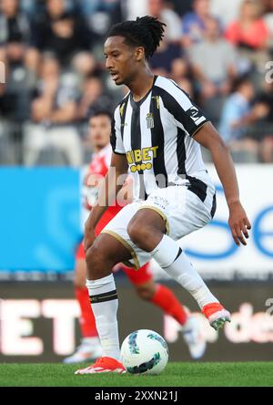 Charleroi, Belgio. 25 agosto 2024. Etienne Camara di Charleroi raffigurato in azione durante una partita di calcio tra lo Sporting Charleroi e il KV Kortrijk, domenica 25 agosto 2024 a Charleroi, il giorno 5 della stagione 2024-2025 della "Jupiler Pro League" prima divisione del campionato belga. BELGA PHOTO VIRGINIE LEFOUR credito: Belga News Agency/Alamy Live News Foto Stock