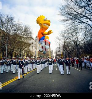 New York, 28 novembre 1991, Bart Simpson Balloon, marching band, Macy's Thanksgiving Day Parade, New York City, NYC, NY, stato di New York, STATI UNITI, Foto Stock