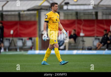 Monaco, Germania. 25 agosto 2024. René Vollath (Torwart, TSV 1860 Muenchen, n. 11). GER, TSV 1860 Muenchen gegen FC Viktoria Koeln 1904, Fussball, 3. Bundesliga, 3. Spieltag, Saison 2024/2025, 25.08.2024. (LE NORMATIVE DFL DFB VIETANO QUALSIASI USO DI FOTOGRAFIE COME SEQUENZE DI IMMAGINI E/O QUASI-VIDEO). Foto: Eibner-Pressefoto/Heike Feiner credito: dpa/Alamy Live News Foto Stock