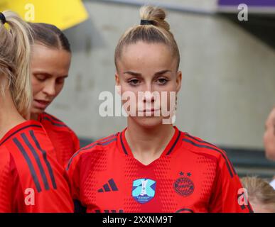 Dresda, Germania. 25 agosto 2024. Dresda, Germania 25. Agosto 2024: Supercup - Frauen - 2024/2025 - VfL Wolfsburg vs. 1. FC Bayern München Im Bild: Giulia Gwinn (FCB) /// le normative DFB vietano qualsiasi uso di fotografie come sequenze di immagini e/o quasi-video // credito: dpa/Alamy Live News Foto Stock