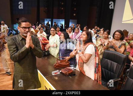Patna, India. 25 agosto 2024. PATNA, INDIA - AGOSTO 25: Jan Suraj capo Prashant Kishore durante il programma Mahila Samwad a Bapu Sabhagar il 25 agosto 2024 a Patna, India. (Foto di Santosh Kumar/Hindustan Times/Sipa USA ) credito: SIPA USA/Alamy Live News Foto Stock