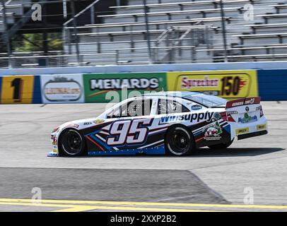 West Allis, Wisconsin, Stati Uniti. 25 agosto 2024. ANDREW PATTERSON n. 95 durante la corsa Sprecher 150 NASCAR/ARCA al Milwaukee Mile. WILLIAM SAWALICH #18 ha vinto la gara. (Credit Image: © Scott Hasse/ZUMA Press Wire) SOLO PER USO EDITORIALE! Non per USO commerciale! Crediti: ZUMA Press, Inc./Alamy Live News Foto Stock