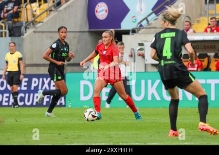 Dresda, Germania. 25 agosto 2024. Dresda, Germania 25. Agosto 2024: Supercup - Frauen - 2024/2025 - VfL Wolfsburg vs. 1. FC Bayern München IM Bild: Georgia Stanway (FCB) /// le normative DFB vietano qualsiasi uso di fotografie come sequenze di immagini e/o quasi-video // credito: dpa/Alamy Live News Foto Stock