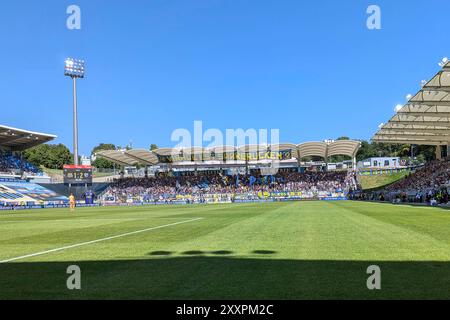 Saarbrücken, Germania 24. Agosto 2024: 3 . Liga - 2024/2025 - 1. FC Saarbrücken vs. FC Ingolstadt 04 IM Bild: Ost-Kurve, Ludwigsparkstadion Foto Stock