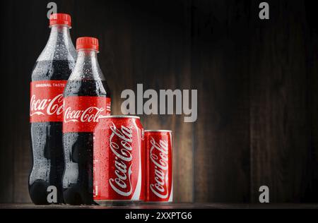 La Coca-Cola è una bevanda analcolica gassata prodotta dalla Coca-Cola Company con sede ad Atlanta, Georgia, Stati Uniti, Asia Foto Stock