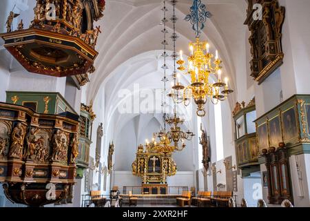 Interno della storica chiesa Budolfi di Aalborg, Danimarca Foto Stock