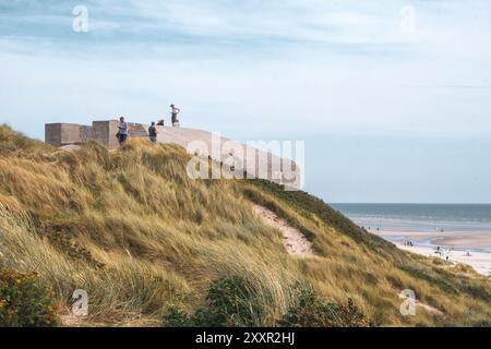 Difese costiere costruite dall'esercito tedesco durante la seconda guerra mondiale lungo la costa occidentale della Danimarca a Blåvand sul Mare del Nord Foto Stock