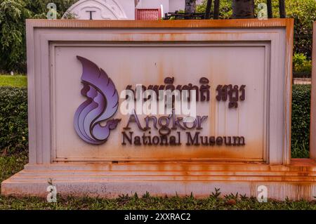 Cartello/segnaletica per il Museo Nazionale di Angkor. SIEM Reap, Cambogia. © Kraig Lieb Foto Stock