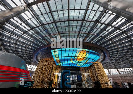 Astana, Kazakistan - 23 agosto 2024: Interno di Nur Alem, Future Energy Museum costruito per l'Expo 2017 di Astana. Foto Stock