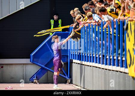Arnhem, Paesi Bassi. 25 agosto 2024. ARNHEM, PAESI BASSI - AGOSTO 25: Portiere della Vitesse Tom Bramel durante la partita olandese Keuken Kampioen Divisie tra Vitesse e Excelsior Rotterdam al Gelredome il 25 agosto 2024 ad Arnhem, Paesi Bassi. (Foto di Rene Nijhuis/Orange Pictures) credito: Orange Pics BV/Alamy Live News Foto Stock