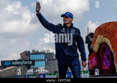 CIRCUITO ZANDVOORT, PAESI BASSI - AGOSTO 25: Max Verstappen, Red Bull Racing dai Paesi Bassi durante il Gran Premio d'Olanda sul circuito Zandvoort domenica 25 agosto 2024 a Zandvoort, Paesi Bassi. (Foto di Michael Potts/BSR Agency) Foto Stock