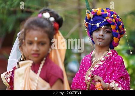 Ajmer, India. 24 agosto 2024. Bambini vestiti come divinità indù Radha e Krishna durante le celebrazioni del festival Janmashtami ad Ajmer, Rajasthan, India, il 26 agosto 2024. Festa di Janmashtami che segna il compleanno del Dio indù Krishna, celebrata ad Ashtami (ottavo giorno) del Krishna Paksha (due settimane buie) del mese santo di Bhadrapad (agosto-settembre) nel calendario indù. Foto di ABACAPRESS. COM credito: Abaca Press/Alamy Live News Foto Stock