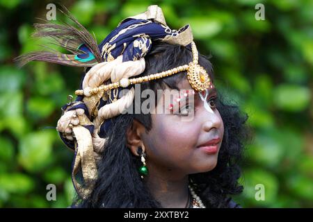 Ajmer, India. 24 agosto 2024. Bambini vestiti come divinità indù Radha e Krishna durante le celebrazioni del festival Janmashtami ad Ajmer, Rajasthan, India, il 26 agosto 2024. Festa di Janmashtami che segna il compleanno del Dio indù Krishna, celebrata ad Ashtami (ottavo giorno) del Krishna Paksha (due settimane buie) del mese santo di Bhadrapad (agosto-settembre) nel calendario indù. Foto di ABACAPRESS. COM credito: Abaca Press/Alamy Live News Foto Stock