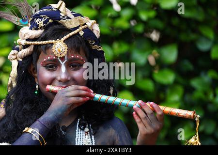 Ajmer, India. 24 agosto 2024. Bambini vestiti come divinità indù Radha e Krishna durante le celebrazioni del festival Janmashtami ad Ajmer, Rajasthan, India, il 26 agosto 2024. Festa di Janmashtami che segna il compleanno del Dio indù Krishna, celebrata ad Ashtami (ottavo giorno) del Krishna Paksha (due settimane buie) del mese santo di Bhadrapad (agosto-settembre) nel calendario indù. Foto di ABACAPRESS. COM credito: Abaca Press/Alamy Live News Foto Stock