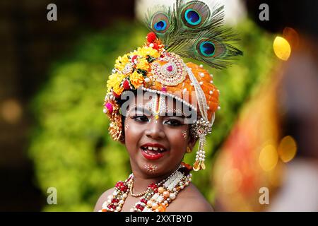 Ajmer, India. 24 agosto 2024. Bambini vestiti come divinità indù Radha e Krishna durante le celebrazioni del festival Janmashtami ad Ajmer, Rajasthan, India, il 26 agosto 2024. Festa di Janmashtami che segna il compleanno del Dio indù Krishna, celebrata ad Ashtami (ottavo giorno) del Krishna Paksha (due settimane buie) del mese santo di Bhadrapad (agosto-settembre) nel calendario indù. Foto di ABACAPRESS. COM credito: Abaca Press/Alamy Live News Foto Stock