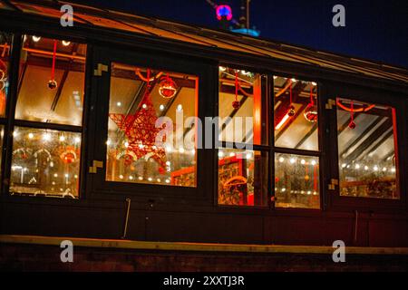 Mercatino di Natale a Tivoli a Copenaghen, Danimarca Foto Stock