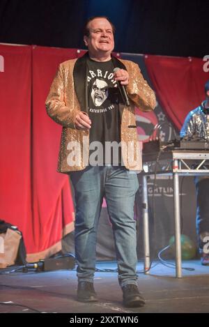 BARRIOKE - Barry di Eastenders (interpretato da Shaun Williamson) con esilarante set al Victorious Festival di Southsea domenica 25 agosto Credit: Graham Tarrant/Alamy Live News Foto Stock