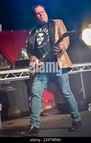 BARRIOKE - Barry di Eastenders (interpretato da Shaun Williamson) con esilarante set al Victorious Festival di Southsea domenica 25 agosto Credit: Graham Tarrant/Alamy Live News Foto Stock