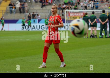 Dresda, Germania. 25 agosto 2024. Dresda, Germania 25. Agosto 2024: Supercup - Frauen - 2024/2025 - VfL Wolfsburg vs. 1. FC Bayern München Im Bild: Giulia Gwinn (FCB) /// le normative DFB vietano qualsiasi uso di fotografie come sequenze di immagini e/o quasi-video // credito: dpa/Alamy Live News Foto Stock