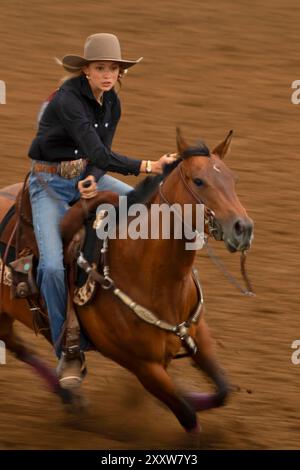 Corse di barile, Philomath Junior Rodeo, Philomath, Oregon Foto Stock