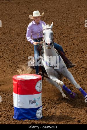 Corse di barile, Philomath Junior Rodeo, Philomath, Oregon Foto Stock