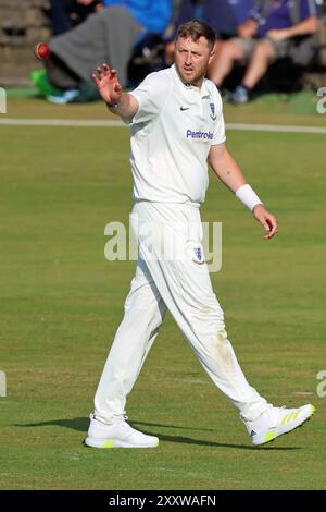 Yorkshire contro Sussex nel match per il Cricket County Championship a Scarborough, North Yorkshire Foto Stock