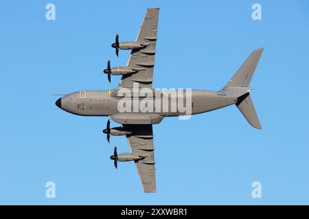 Papa, Ungheria - 14 maggio 2024: Aereo da trasporto strategico e tattico dell'aeronautica militare spagnola Airbus A400M Atlas presso la base aerea. Volo militare. Aviazione e A. Foto Stock