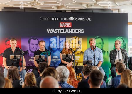Fototermin - Audible Original Podcast-serie Marvels Wastelanders Tom Wlaschiha, Mark Waschke, Kaya Maria Möller, Henning Baum und Sylvester Groth beim Fototermin zu Audible Original Podcast-serie Marvels Wastelanders in der Audible-RepraÌˆsentanz AM 26.08.2024 a Berlino. *** Audible Original Podcast Series Marvels Wastelanders Photo Call Tom Wlaschiha, Mark Waschke, Kaya Maria Möller, Henning Baum e Sylvester Groth al call fotografico per Audible Original Podcast Series Marvels Wastelanders al Audible RepraÌˆsentanz il 26 08 2024 a Berlino Copyright: XEventpressxKochanx Foto Stock