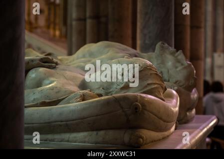 caterina de medicii ed enrico II di francia tomba Luigi xvi tomba nella Basilica di Saint Denis a Parigi, Francia Foto Stock