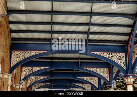 Dettagli architettonici, stazione di Liverpool Street, Liverpool Street, Londra, Inghilterra Foto Stock