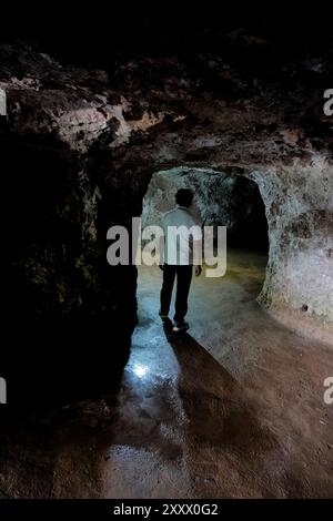 Interno delle grotte di Viengxay (Vieng Xai ), Viengxay, Houaphanh, Laos Foto Stock