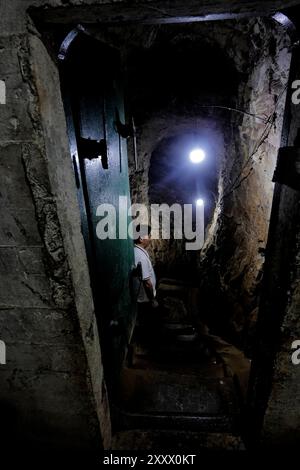 Interno delle grotte di Viengxay (Vieng Xai ), Viengxay, Houaphanh, Laos Foto Stock