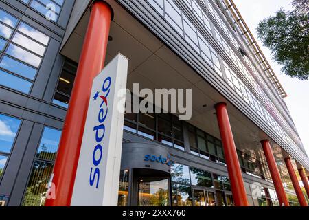 Ingresso alla sede Sodexo a Issy-les-Moulineaux, Francia. Sodexo è una società francese di servizi alimentari e gestione di strutture Foto Stock