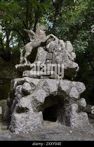 Sacro Bosco, Foresta Sacra, Parco dei mostri, Parco dei mostri, grottesco, sculture monumentali, architettura antica, città di Bomarzo, provincia Foto Stock