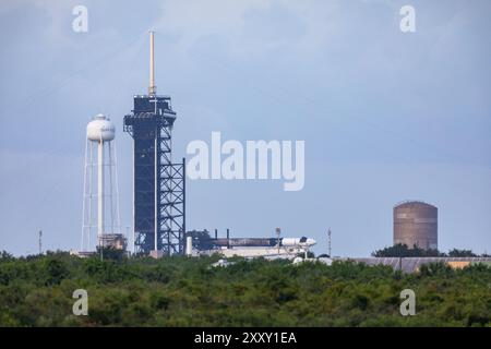 Kennedy Space Center, Stati Uniti. 26 agosto 2024. A causa di una perdita di elio sul lato terra dello scollegamento ombelicale SpaceX si ritira dal tentativo di lancio del martedì mattina dell'alba Polaris. Al Kennedy Space Center, contea di Brevard, Florida, USA. (Foto di Scott Schilke/Sipa USA) credito: SIPA USA/Alamy Live News Foto Stock