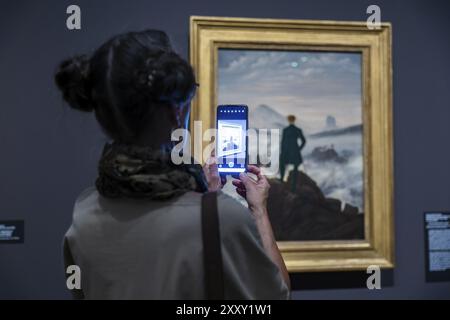 Mostra anniversario su Caspar David Friedrich all'Albertinum. Il dipinto l'escursionista sopra il Mare della nebbia pochi giorni di fronte alla 250esima nascita Foto Stock